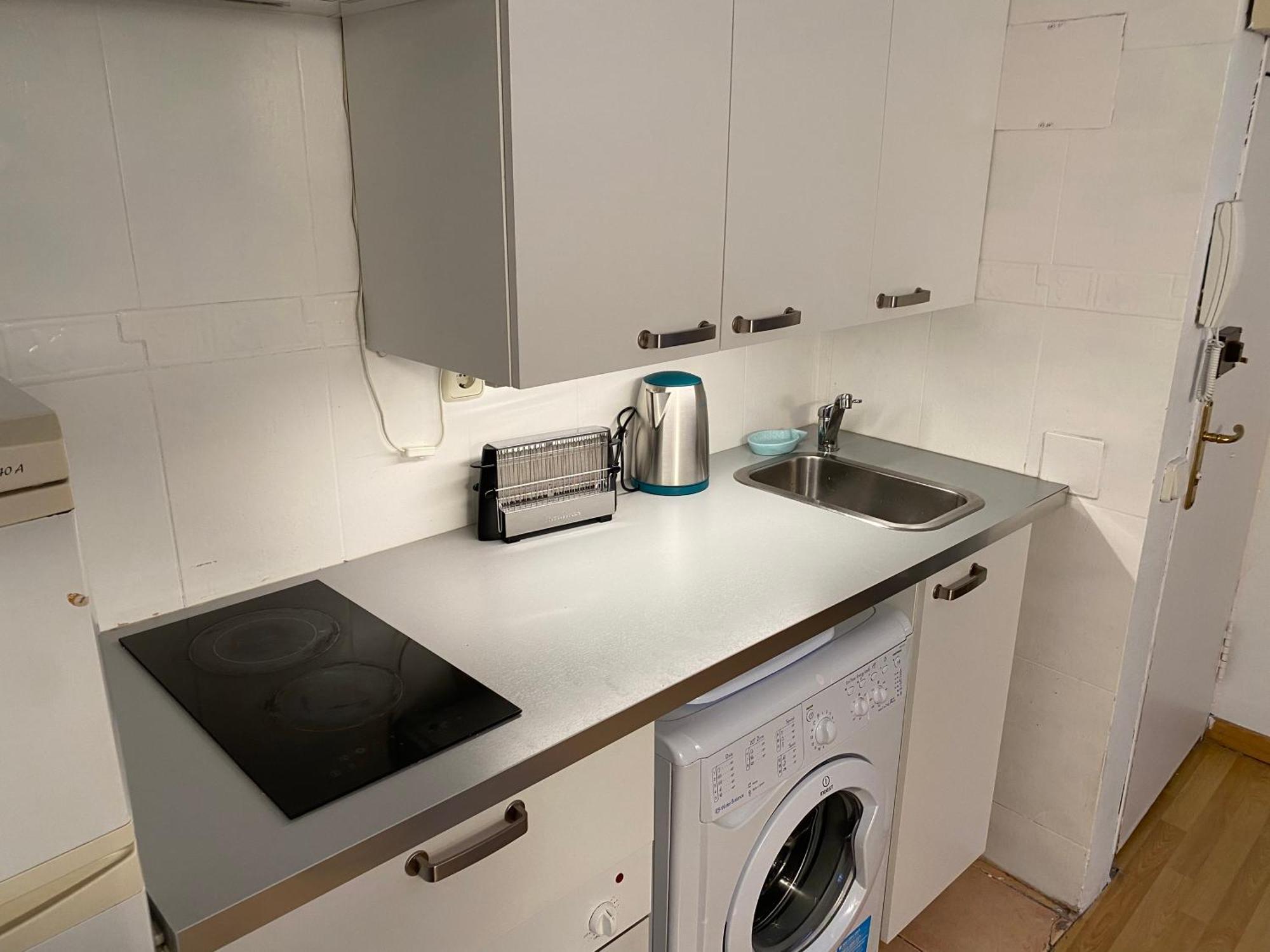 San Bernabe, Apartamento Para 2 En Las Vistillas Junto A Metro Puerta De Toledo Madrid Ngoại thất bức ảnh